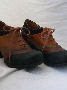 John Fluevog Hopeful Vow heels in the "Brown" colorway.